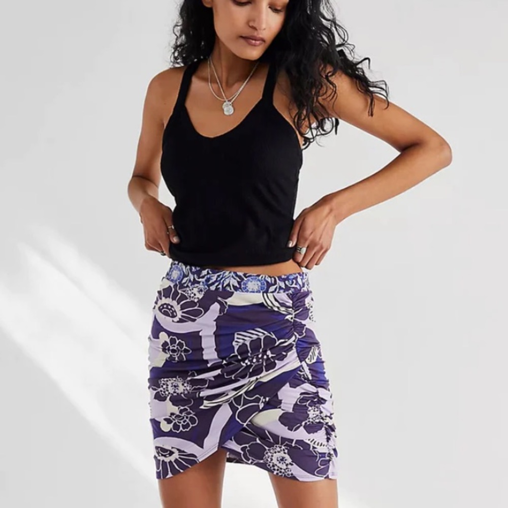 FREE PEOPLE SHE’S SOMETHING ELSE  faux wrap floral Mini Skirt